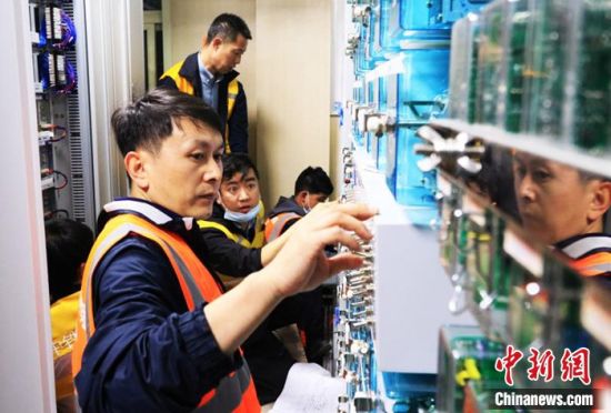 兰新线海拔最高车站信号改造工程顺利开通