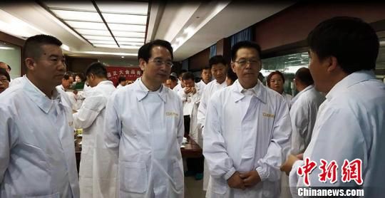 国侨办副主任谭天星调研新疆生产建设兵团侨务工作(图)
