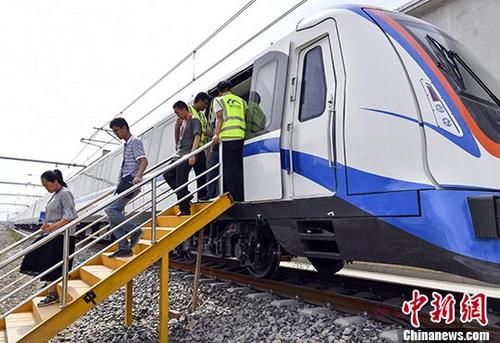 乌鲁木齐轨道交通1号线举行“试乘日”活动