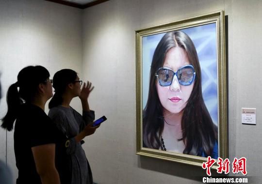 “嬗变—新疆青年油画展”在乌鲁木齐开幕