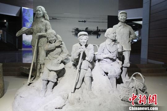 探访三五九旅屯垦纪念馆 感受新疆兵团变迁
