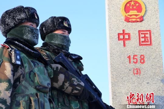 新疆巴克图口岸官兵严寒天坚守执勤岗位