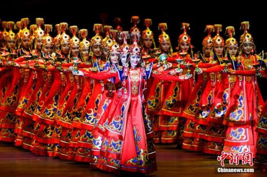 第五届中国新疆国际民族舞蹈节开幕