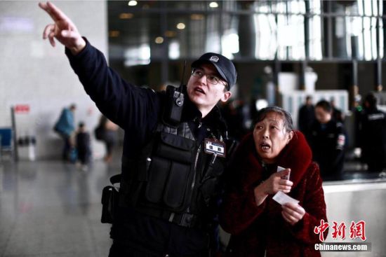 新警达尼亚尔·迪力木拉提的春运一天
