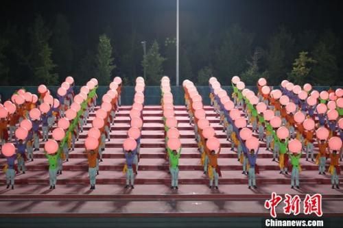 探访国庆70周年联欢活动训练场：笑着、跳着为祖国庆生