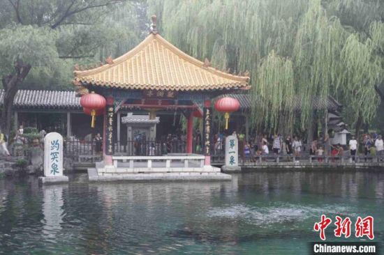 天下第一泉趵突泉水位降至27.98米 今年首次亮“橙警”