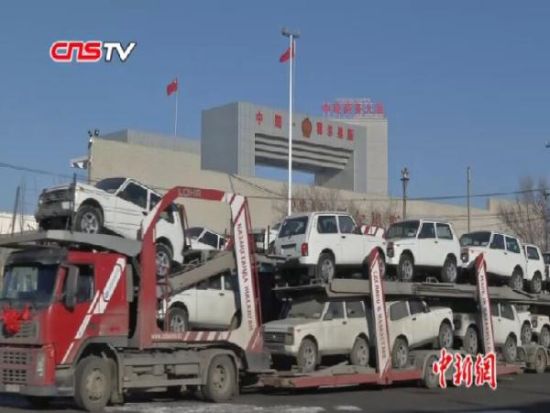 霍尔果斯口岸迎来新年首批48辆进口整车