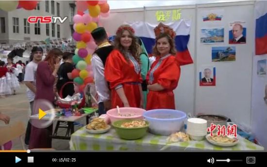 新疆:多国学子自制美食展示多元文化