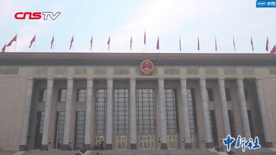 少数民族女人大代表履职一周年:走过边城 引领时尚