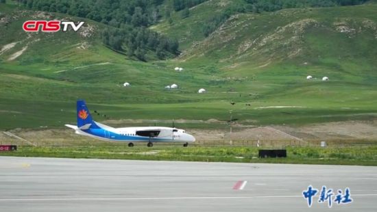 “空中巴士”环线航空助力游客“快进慢游”阿勒泰