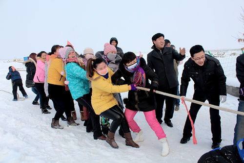 第六师新湖农场户外爱好者冰雪世界乐翻天