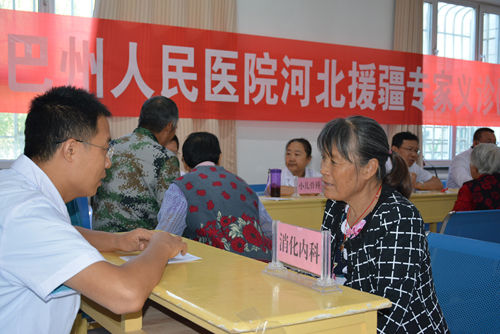 巴州河北援疆专家义诊团走进兵团第二师二十二团