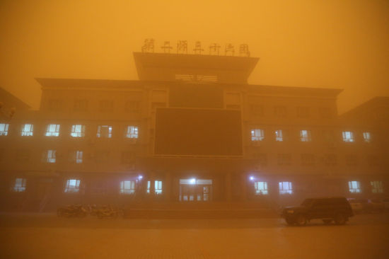 强沙尘暴天气“突袭”三十六团