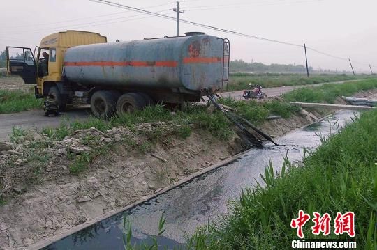 新疆兵团沼液变果树“营养液”果农争相抢购