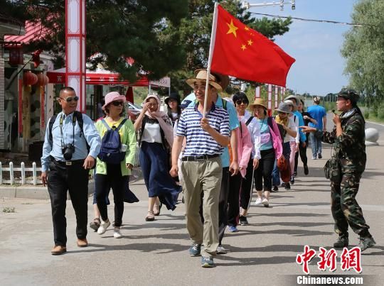 新疆兵团首个国家5A级景区渐迎旅游高峰(图)