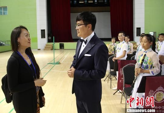 新疆兵团素质教育获海外华文媒体称赞(图)