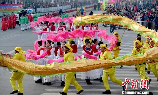 新疆昌吉市2019年元宵节民间社火表演赛开赛