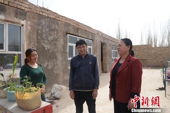 新疆驻村第一书记:发展特色产业拓宽脱贫增收途径