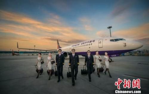 新疆天空更加繁忙:“天堑变通途”