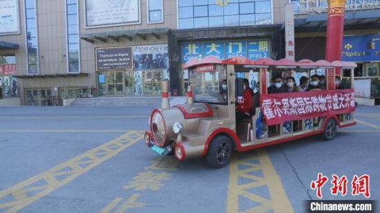 新疆霍尔果斯国际购物节开幕 上万种商品亮相中哈边境合作中心